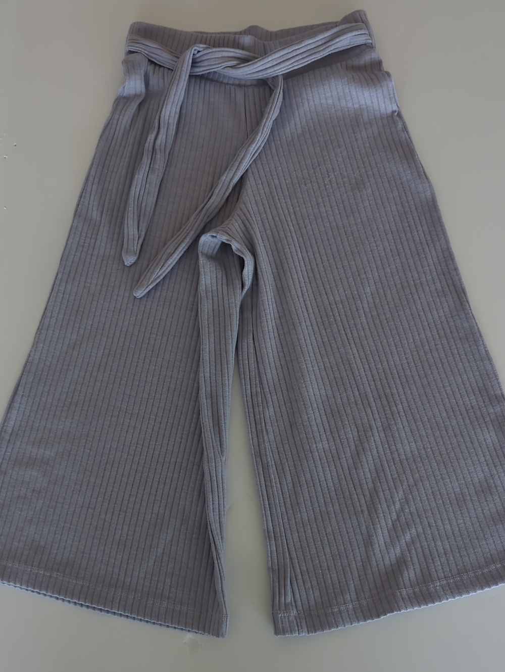 Girls Cropped Pants Size 8-9 Yrs